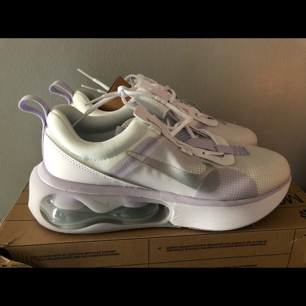Big Kids Size 7 Y Nike Air Max 2021
